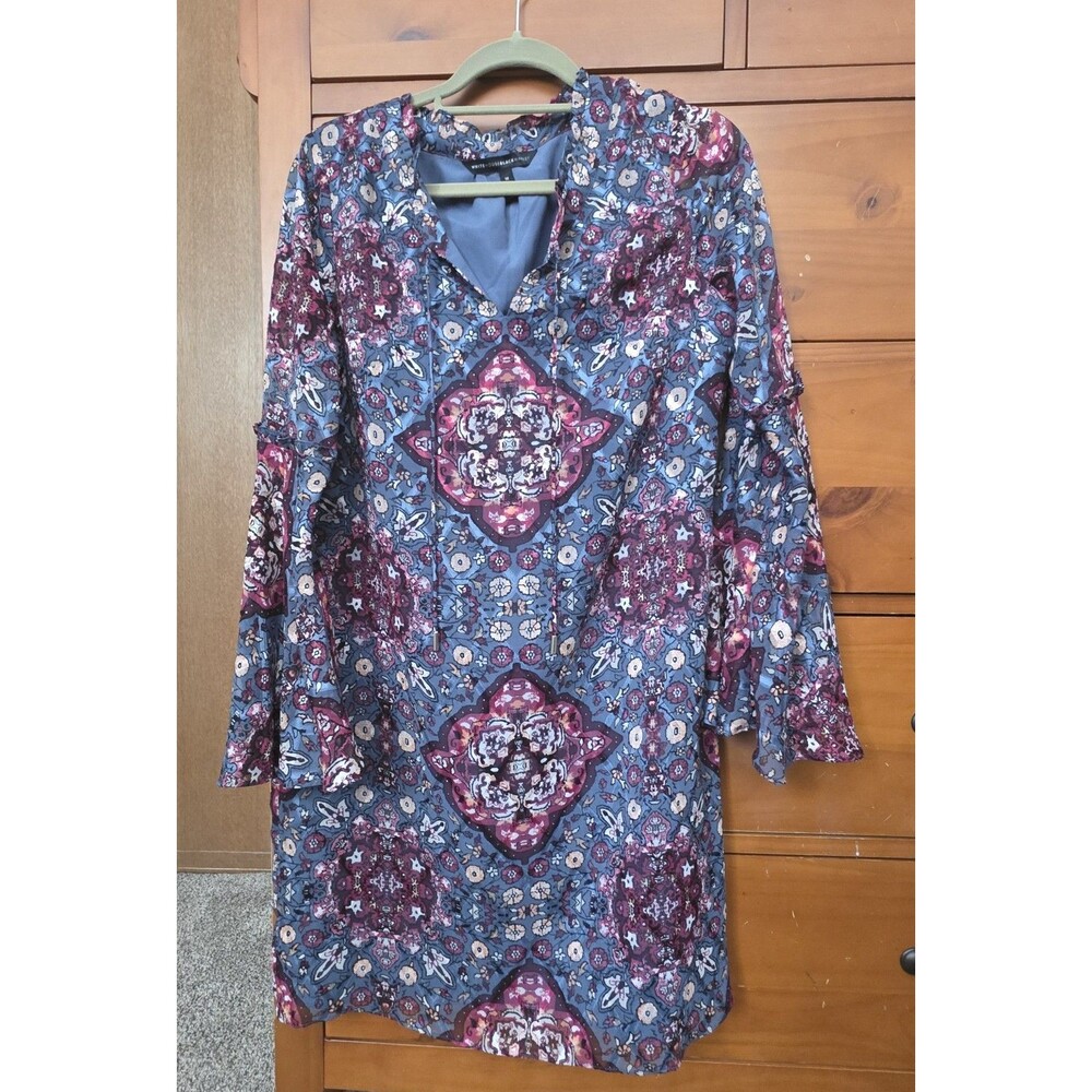 White House Black Market Size Medium Bell Sleeve Medallion Print Shift Dress